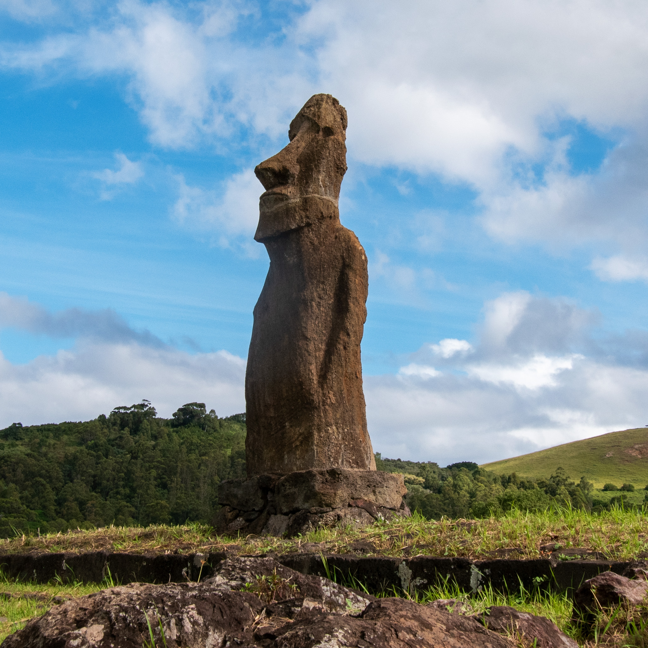 Lesen Sie mehr über den Artikel Wintersonnenwende auf Rapa Nui: Die Mystik des Ahu Huri a Ureŋa