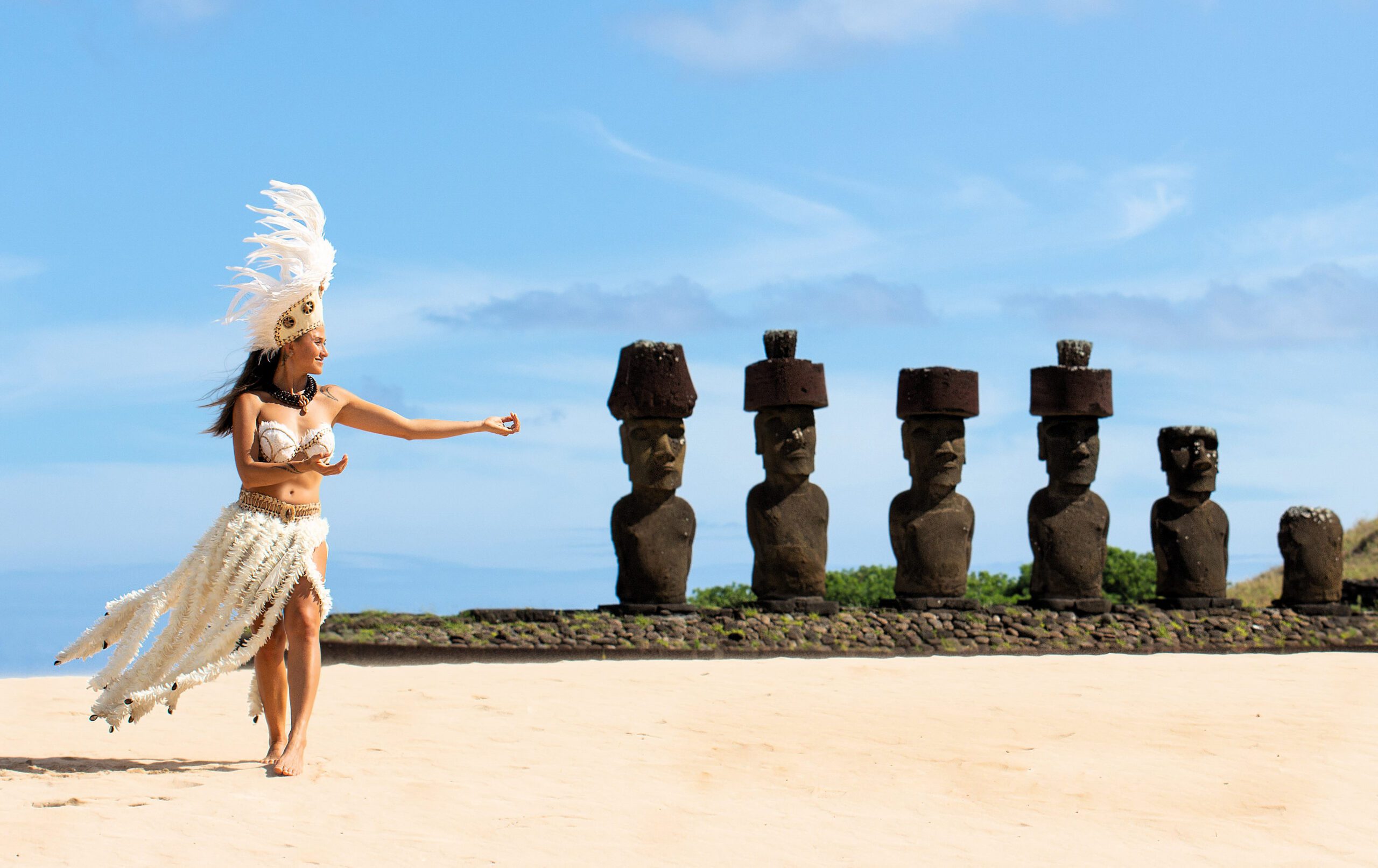 Rapa Nui Modell am Anakena Strand